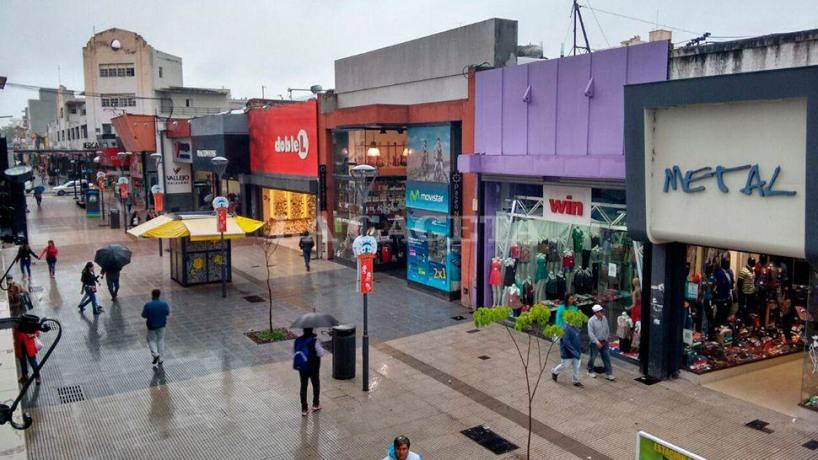¿Cómo trabajará el comercio los feriados del 17 y el 20?