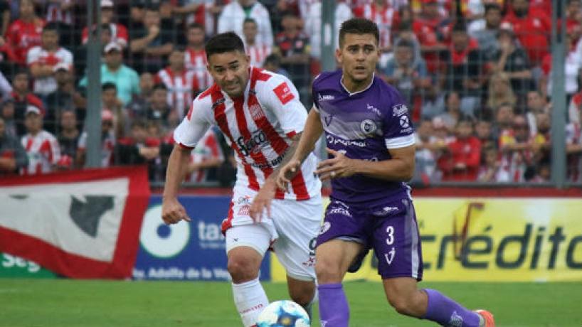San Martín clasificó en un final agónico en Tucumán