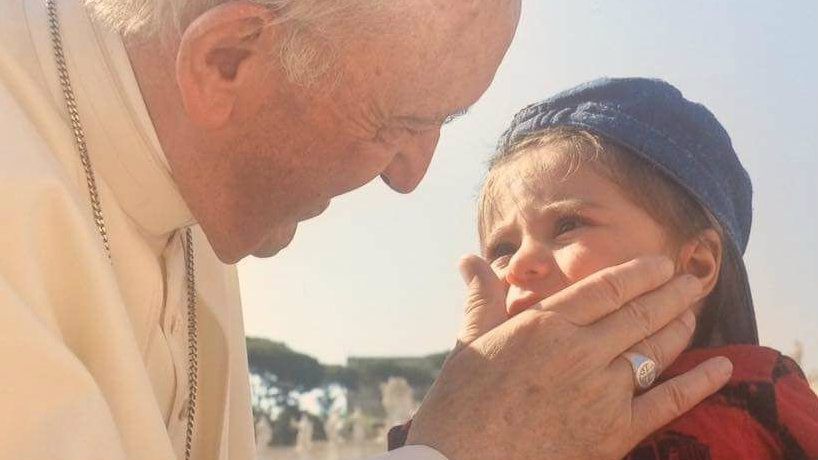 El Papa Francisco "bendijo" a un bebé tucumano en Plaza San Pedro - el tucumano