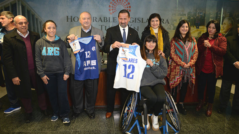 Presentaron a la Selección femenina de básquet adaptado en la Legislatura