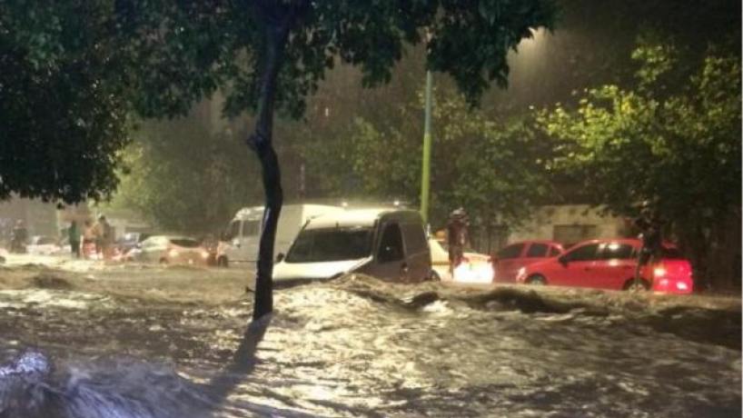 El saldo trágico de la tormenta: dos hombres murieron electrocutados -  Tucumán - el tucumano