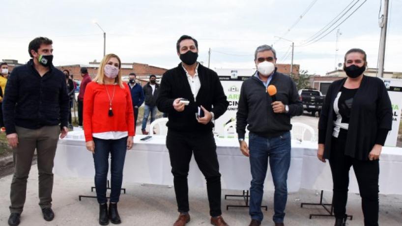 “Una forma de aliviar la situación”: Alfaro entregó nuevos controles antipánico “Una forma de aliviar la situación”: Alfaro entregó nuevos controles antipánico