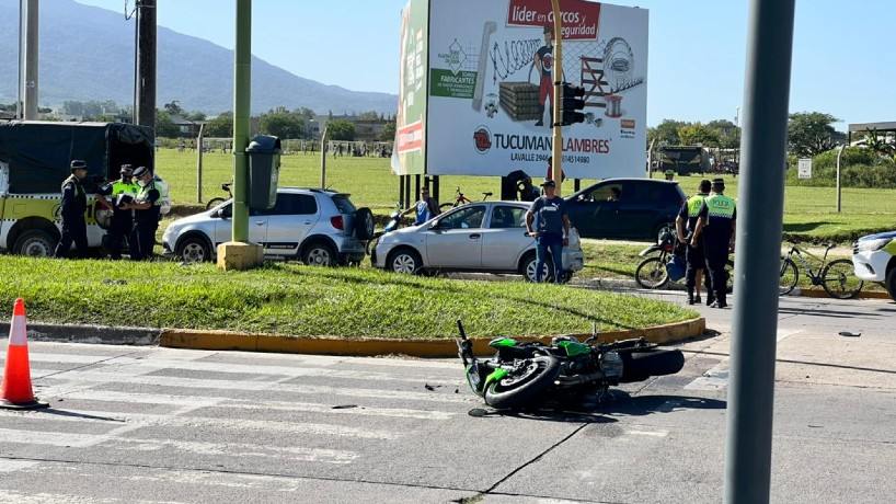 El caos de la avenida Perón sigue cobrándose vidas en Yerba Buena: dos  jóvenes en una moto murieron tras chocar contra una camioneta | Contexto  Tucuman