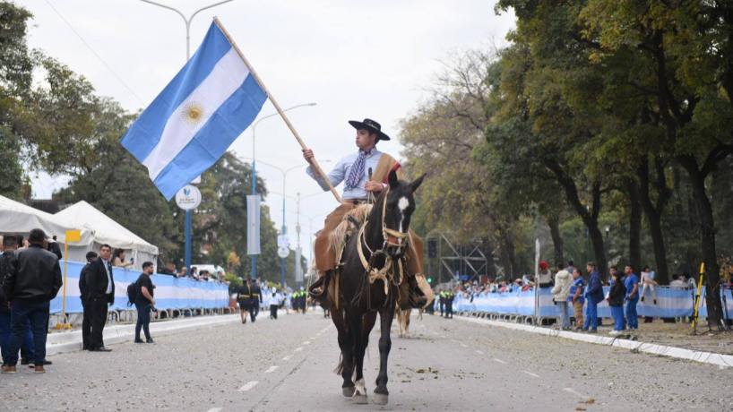 Con orgullo, el Pueblo de Tucumán celebró la Independencia con un gran desfile en el Parque 9 de Julio