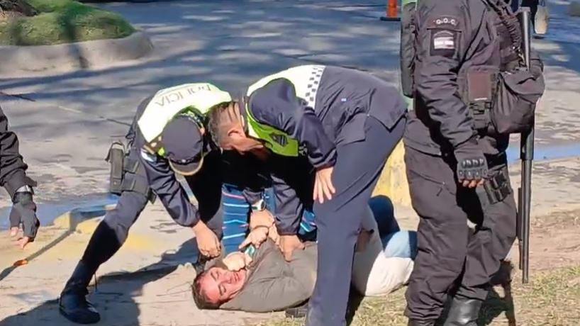 "Le pegaron a compañeros, incluso a mujeres": ATE Yerba Buena denuncia represión policial a trabajadores municipales - Image 2
