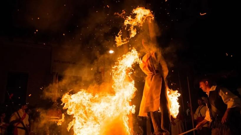 Bruja, esclava y tucumana: la historia de Inés Negra, quemada por “hechicería” en 1703