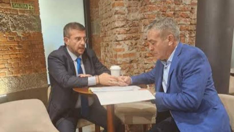 “Busca favorecer a la organización criminal”: ex jugador de Vélez denunciado pide allanar a José Cano y secuestrar su celular por su vínculo con Cisneros