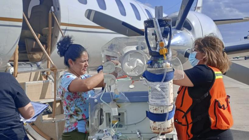 Una bebé de un mes en "estado crítico" fue salvada tras ser trasladada de urgencia de Catamarca a Tucumán