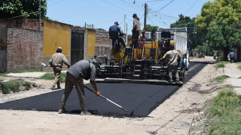 Avanzan las obras de pavimento para conectar los barrios San Francisco y Santa Marta