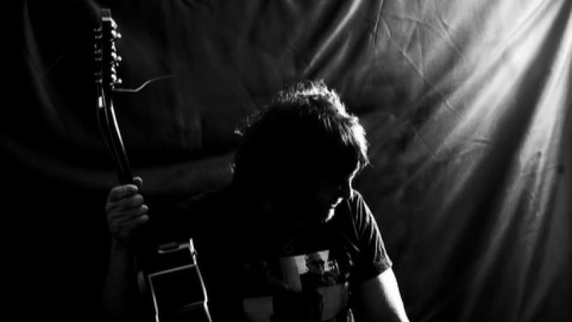 "¡Que sea rock!": planazo de martes total, esta noche hay show en vivo de Pato Herrero en Storni