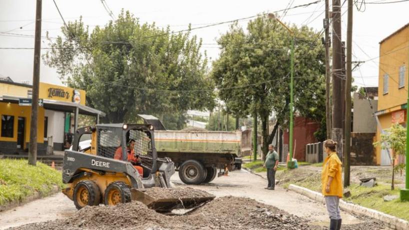 El derrumbe de un canal generó un riesgo estructural en un barrio de Tafí Viejo