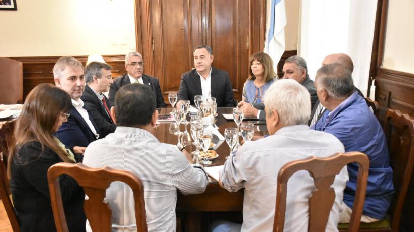 Recomposición salarial: así fue la primera jornada de reuniones entre el Gobierno de Tucumán y gremios estatales - Image 2