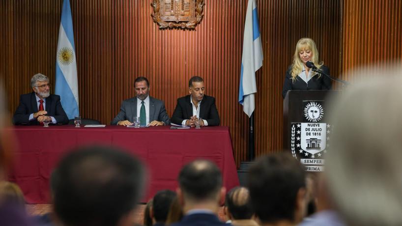 La intendenta de San Miguel de Tucumán inauguró las audiencias públicas para reformar el Código de Planeamiento Urbano, que data de 1998
