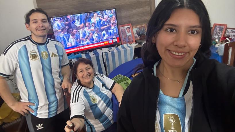 "¡¡¡Vamos Selección!!!": en fotos, el mensaje conmovedor de los tucumanos a minutos de Argentina-España