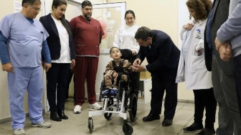 Cambiará su vida: un niño de tres años recibió una silla postural que transformará su calidad de vida en Tucumán