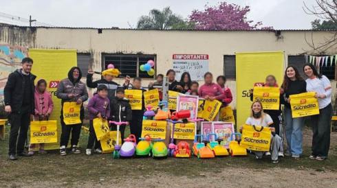 Sucrédito celebró el Día del Niño regalando juguetes, sonrisas y afirmó su compromiso social con los tucumanos