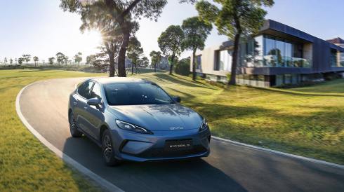 Preventa y lanzamiento: BYD Romar presenta el híbrido enchufable con mayor autonomía del mercado argentino
