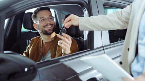 Lanzan créditos UVA sin prenda para autos 0 km y usados: cómo es la nueva propuesta del Banco Nación
