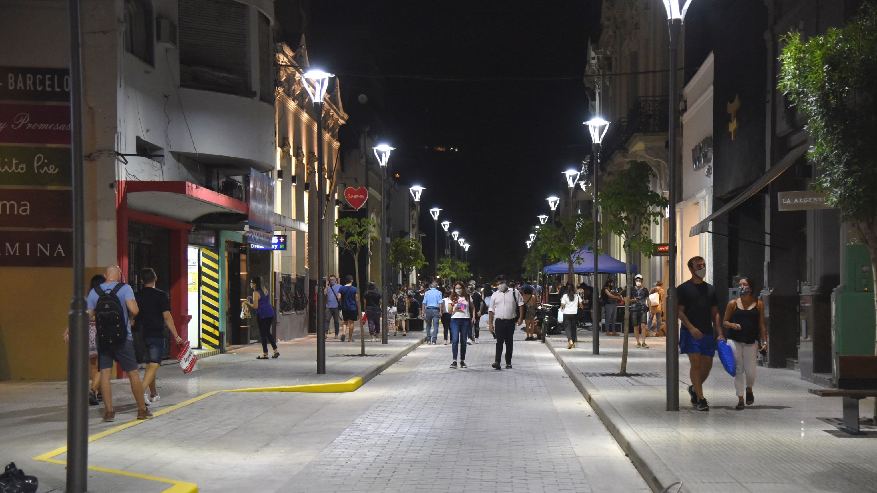 Alfaro inauguró la semipeatonal de la 25 de Mayo en el microcentro tucumano  - Tucumán - el tucumano